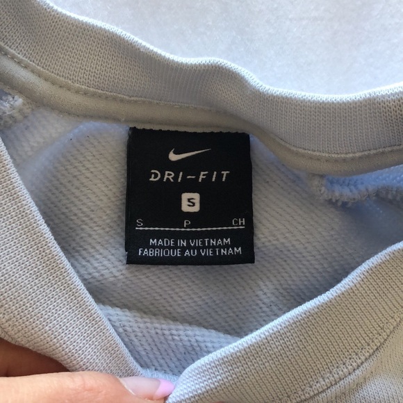 Nike cropped sweater size S - Picture 3 of 4